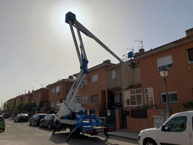 Plataforma elevadora para tejados