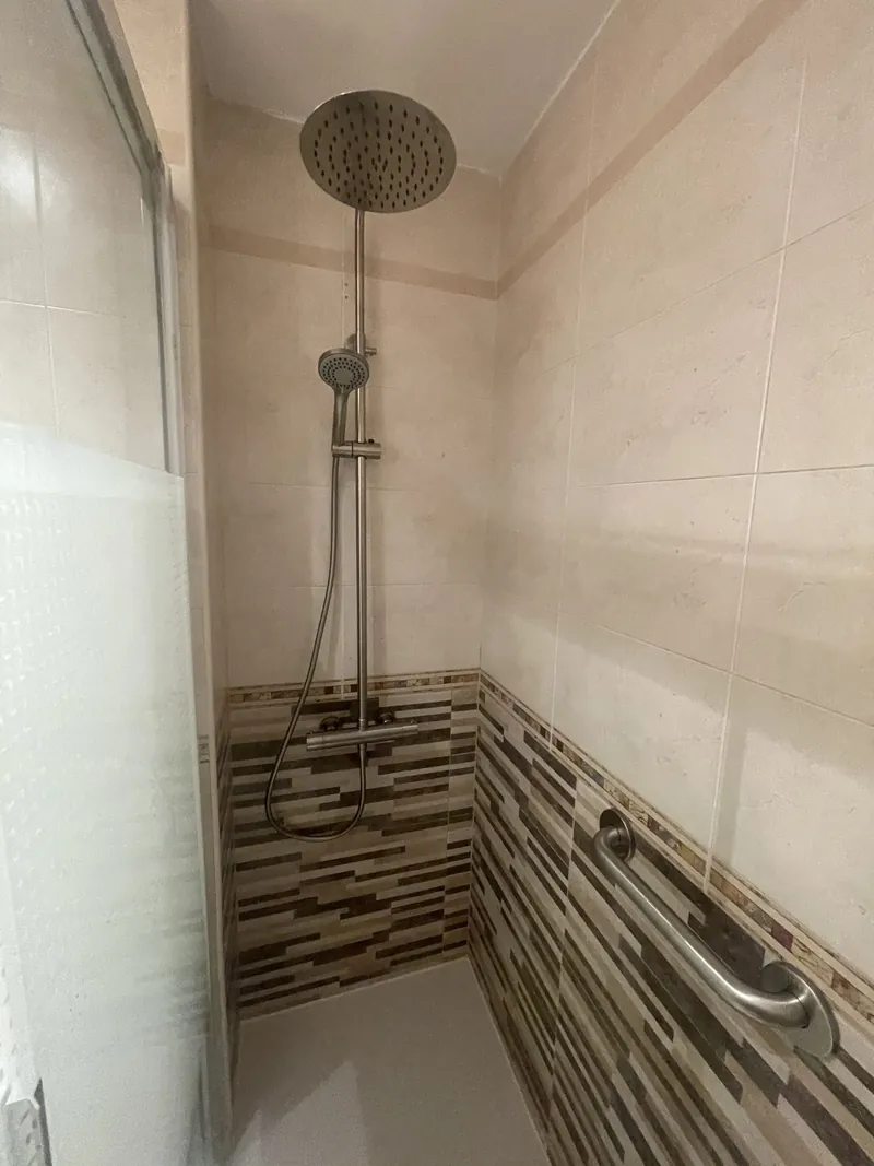 Cambio de bañera por plato de ducha: trabajo de Prasanz