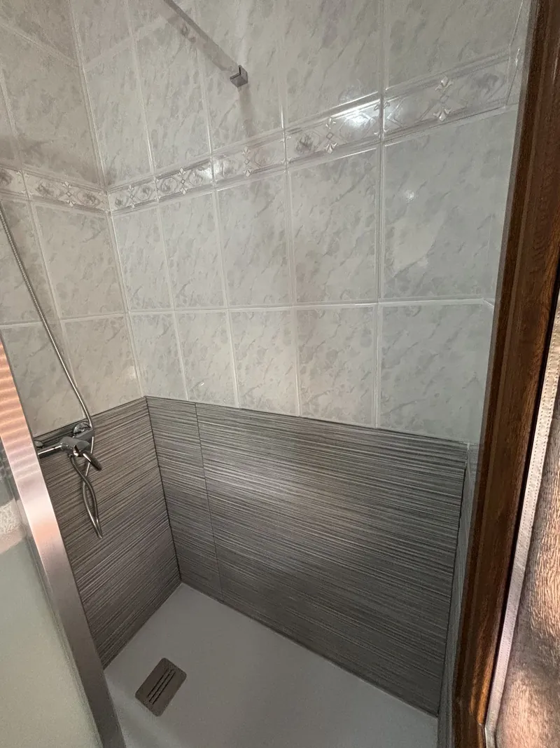 Cambio de bañera por plato de ducha: trabajo de Prasanz